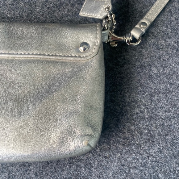 Coach Wristlet in Silver/Gold Depending on Lighting - Picture 10 of 13